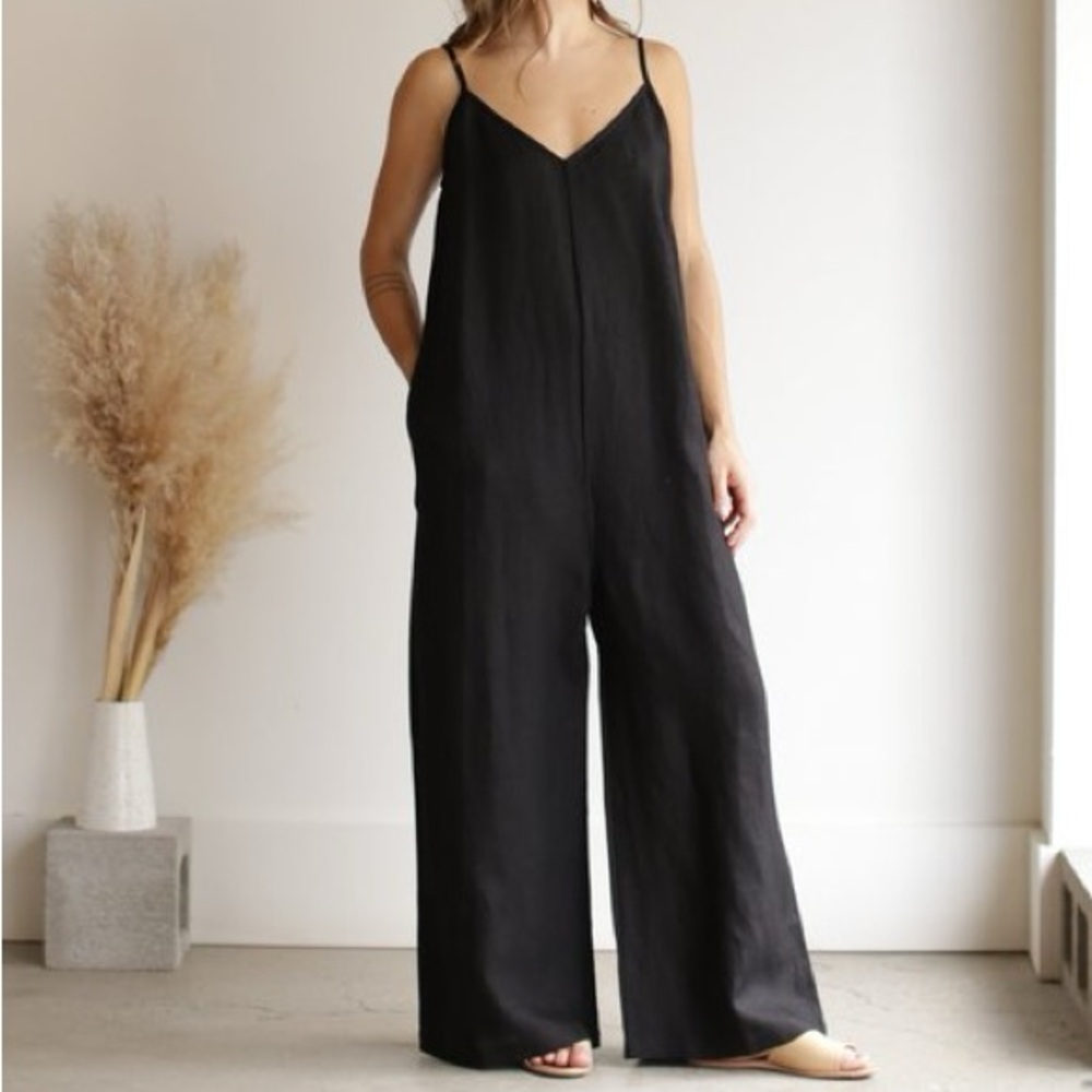 Ali Golden black V-neck spaghetti strap jumpsuit romper